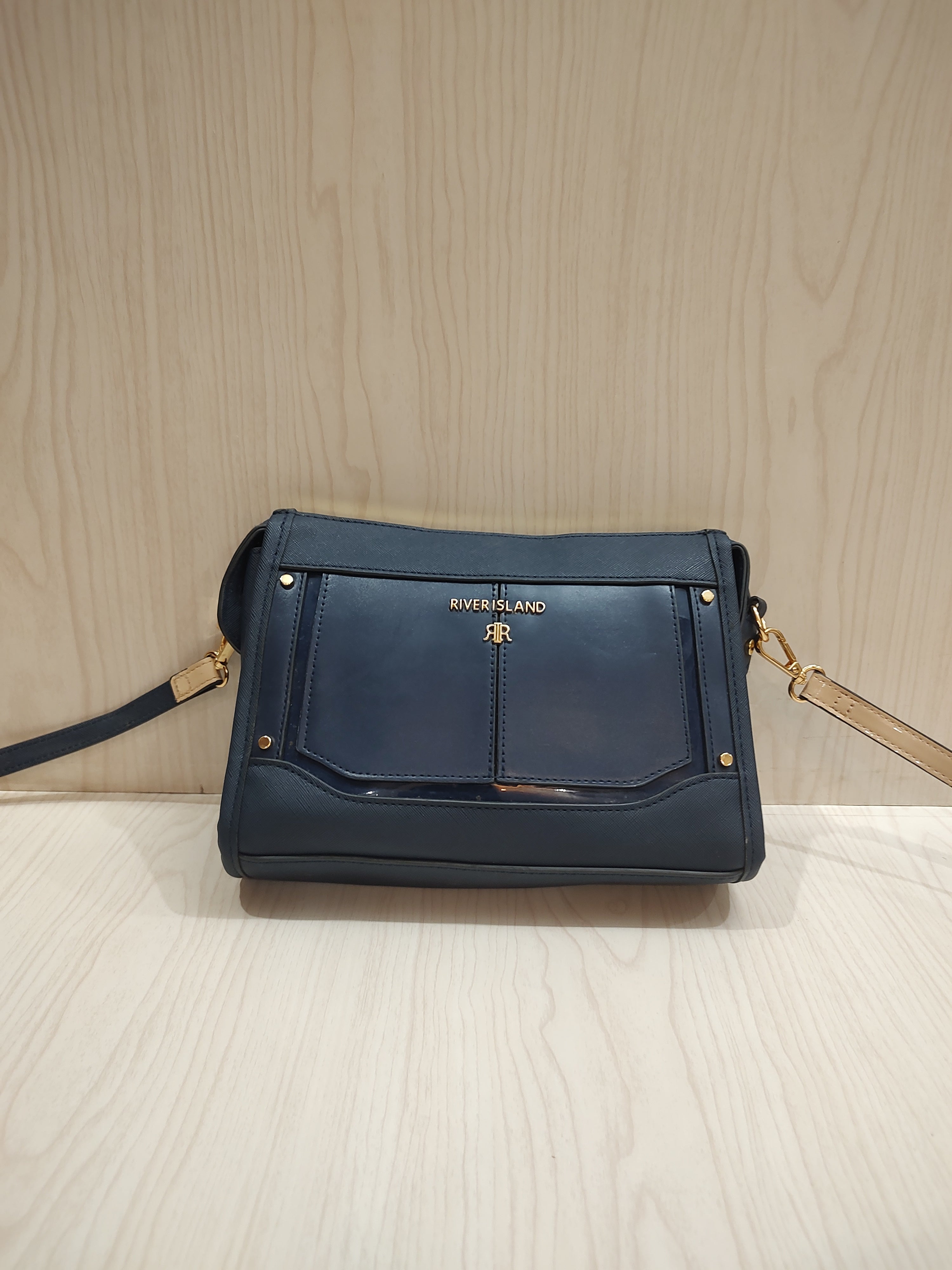 🔷 Sophisticated Navy Two-Tone Crossbody Bag