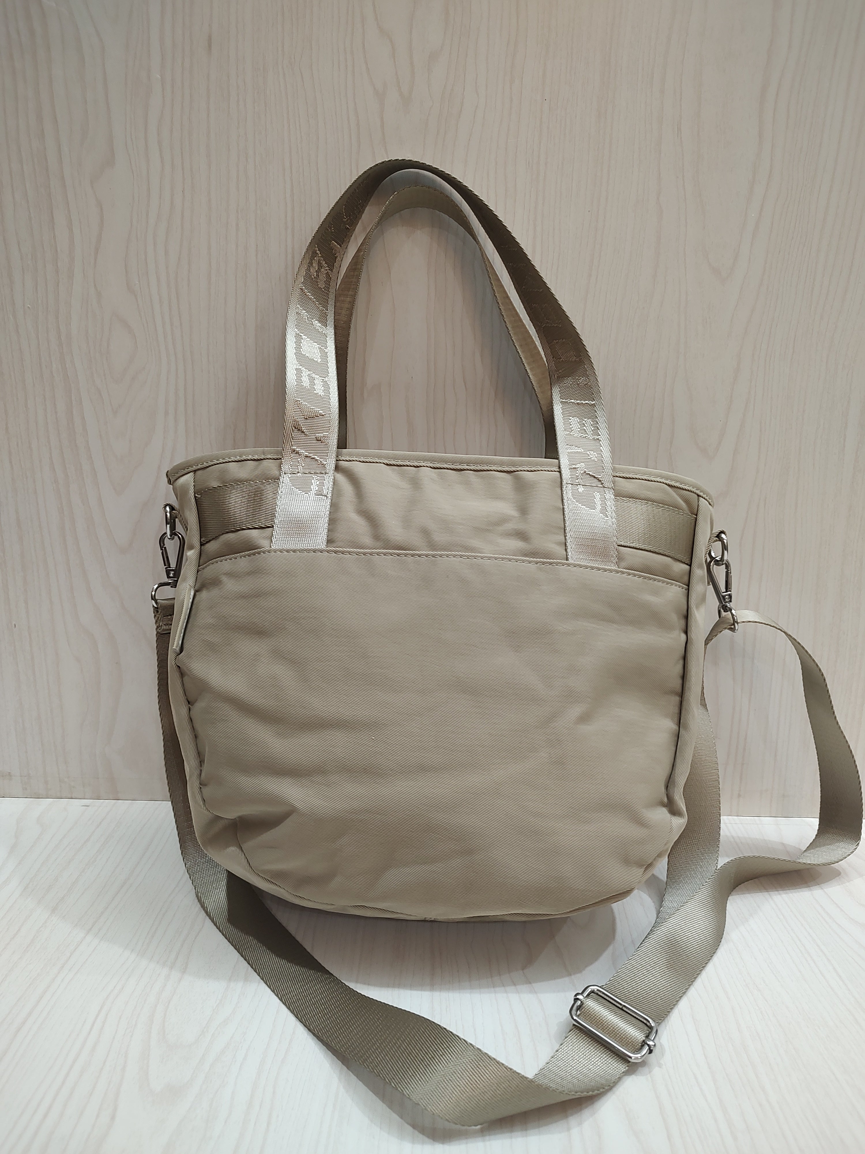 🎒 Versatile Everyday Nylon Tote