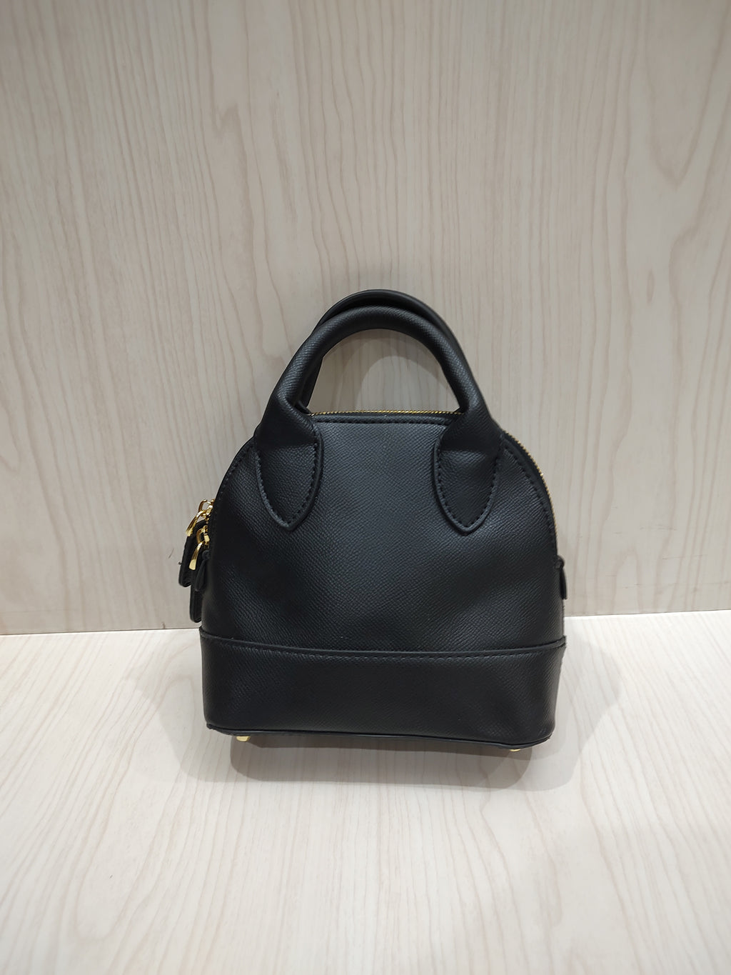 🖤 Chic Textured Dome Top-Handle Handbag 🌟
