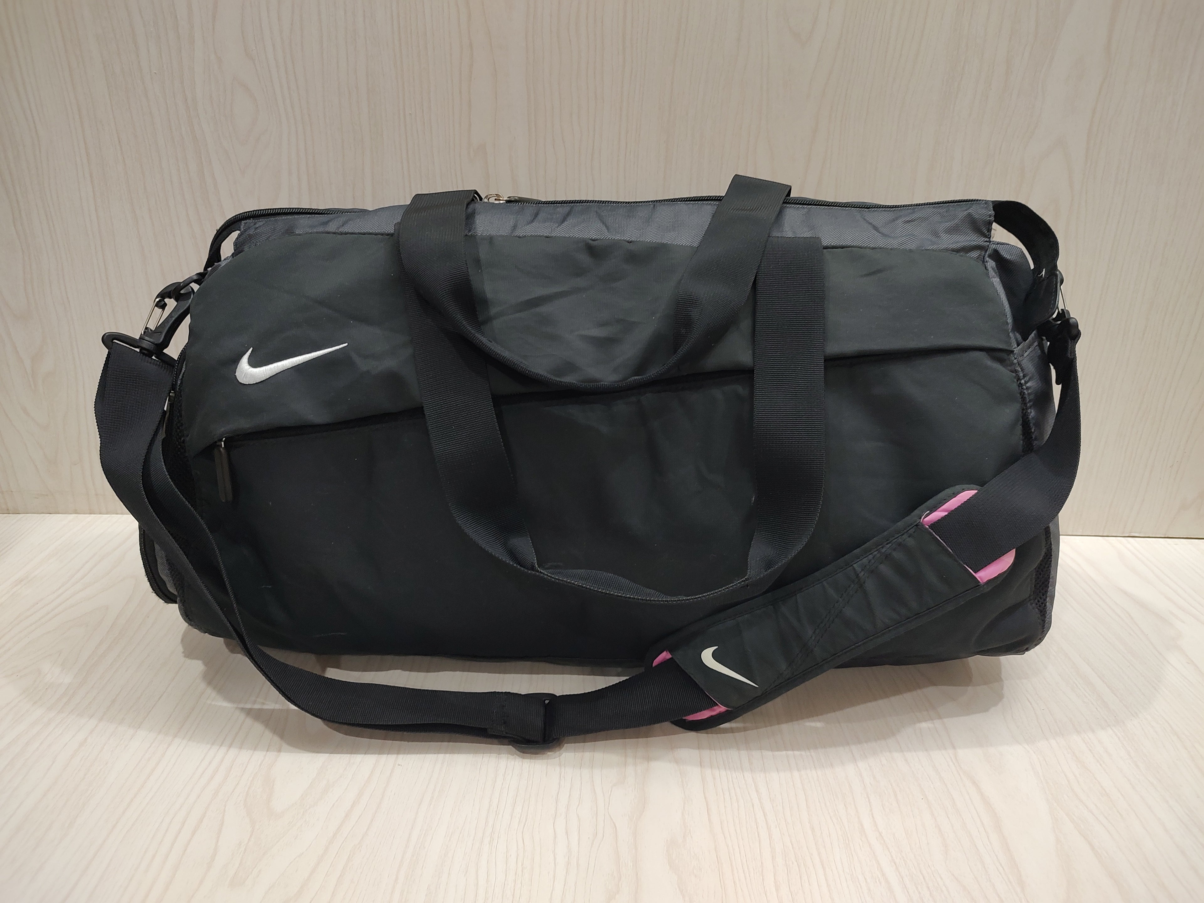 Versatile Two-Tone Sports Duffle Bag