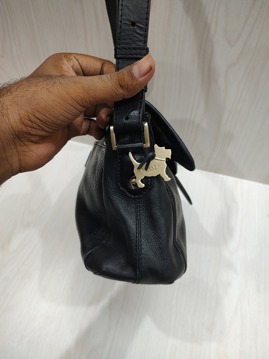 🖤 Classic Pebbled Leather Shoulder Bag