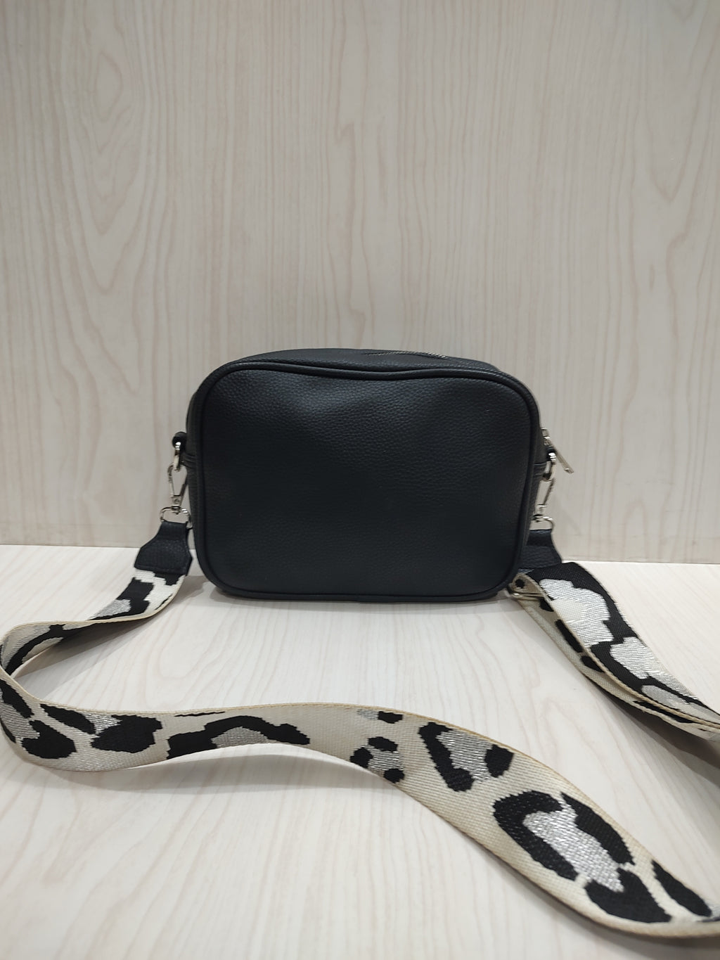🐆 Pebble-Grain Camera Bag with Statement Leopard Strap
