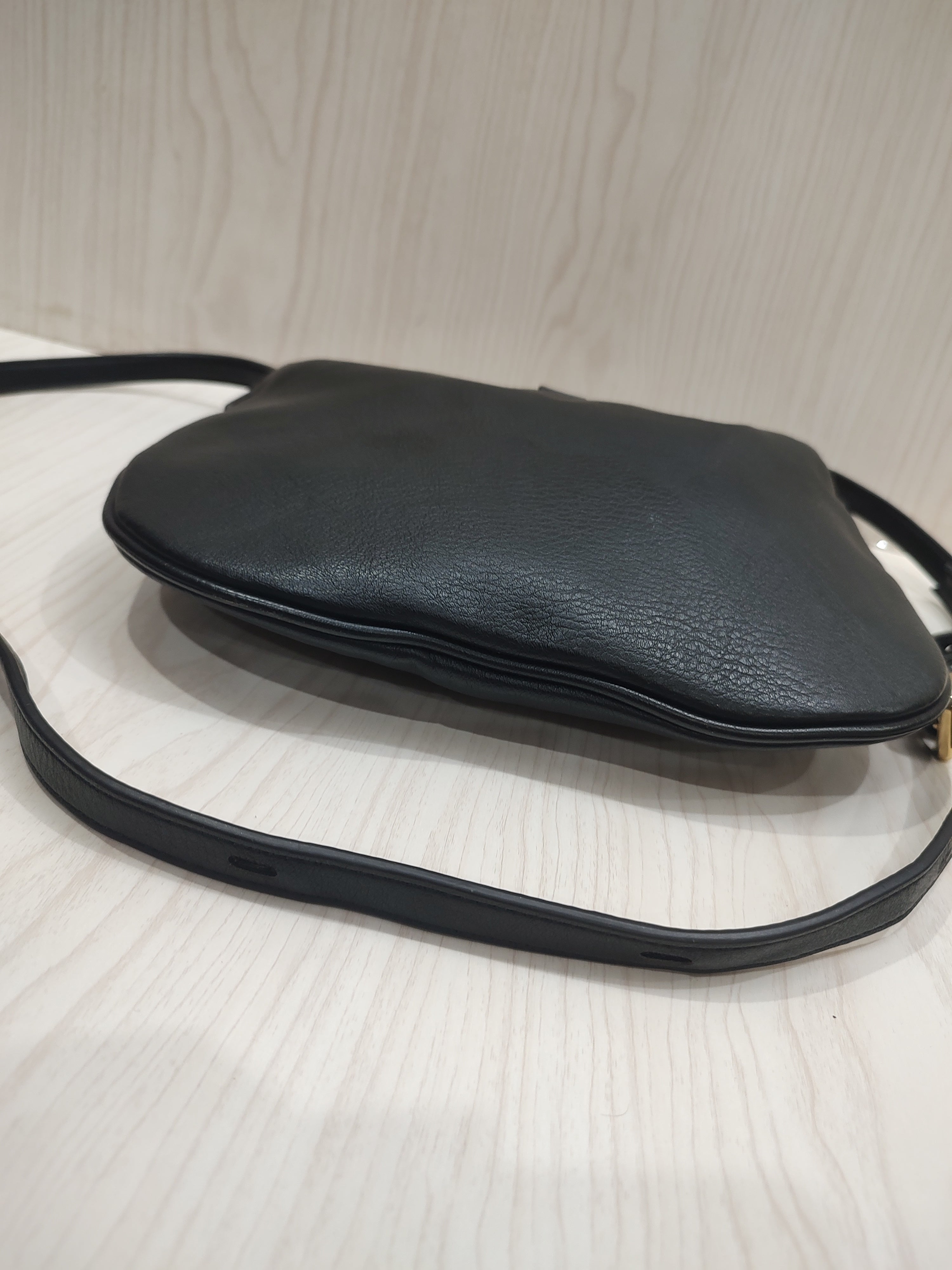 🖤 Minimalist Black Hobo Crossbody Bag with Removable Canvas Pouch