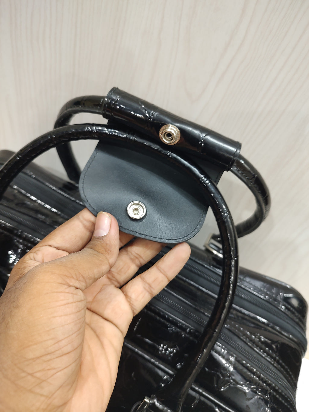 💼 Glossy Black Croc-Embossed Travel & Laptop Briefcase