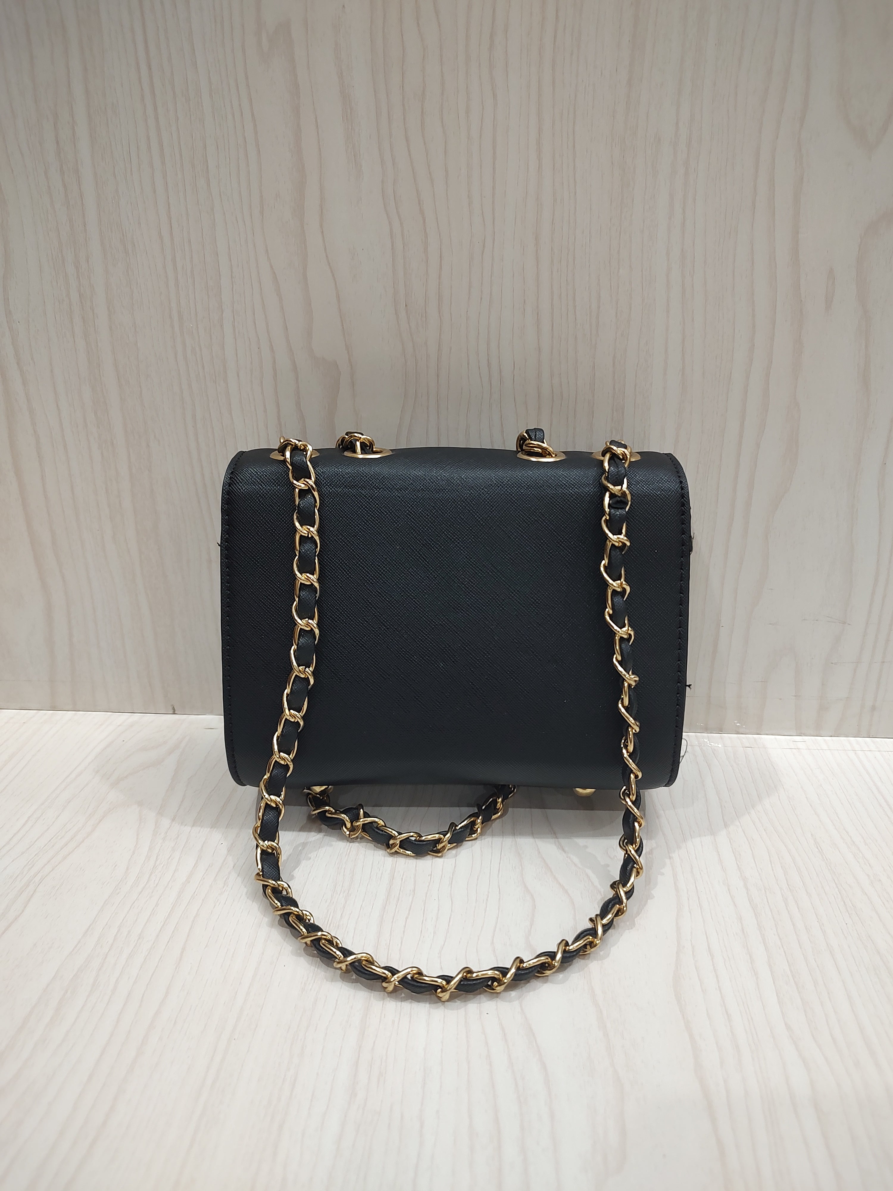 ✨ Classic Elegance Black Crossbody Bag