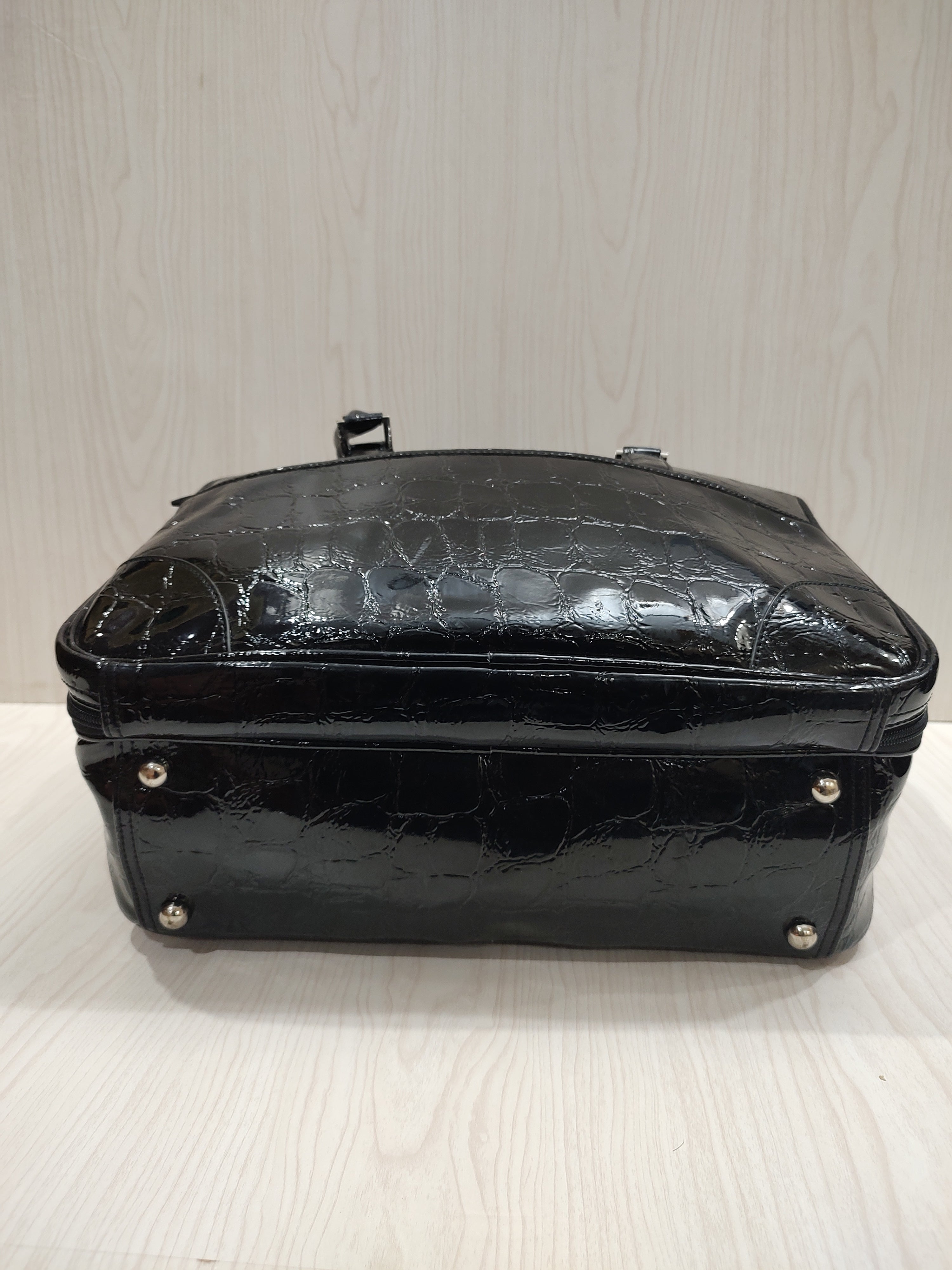 💼 Glossy Black Croc-Embossed Travel & Laptop Briefcase