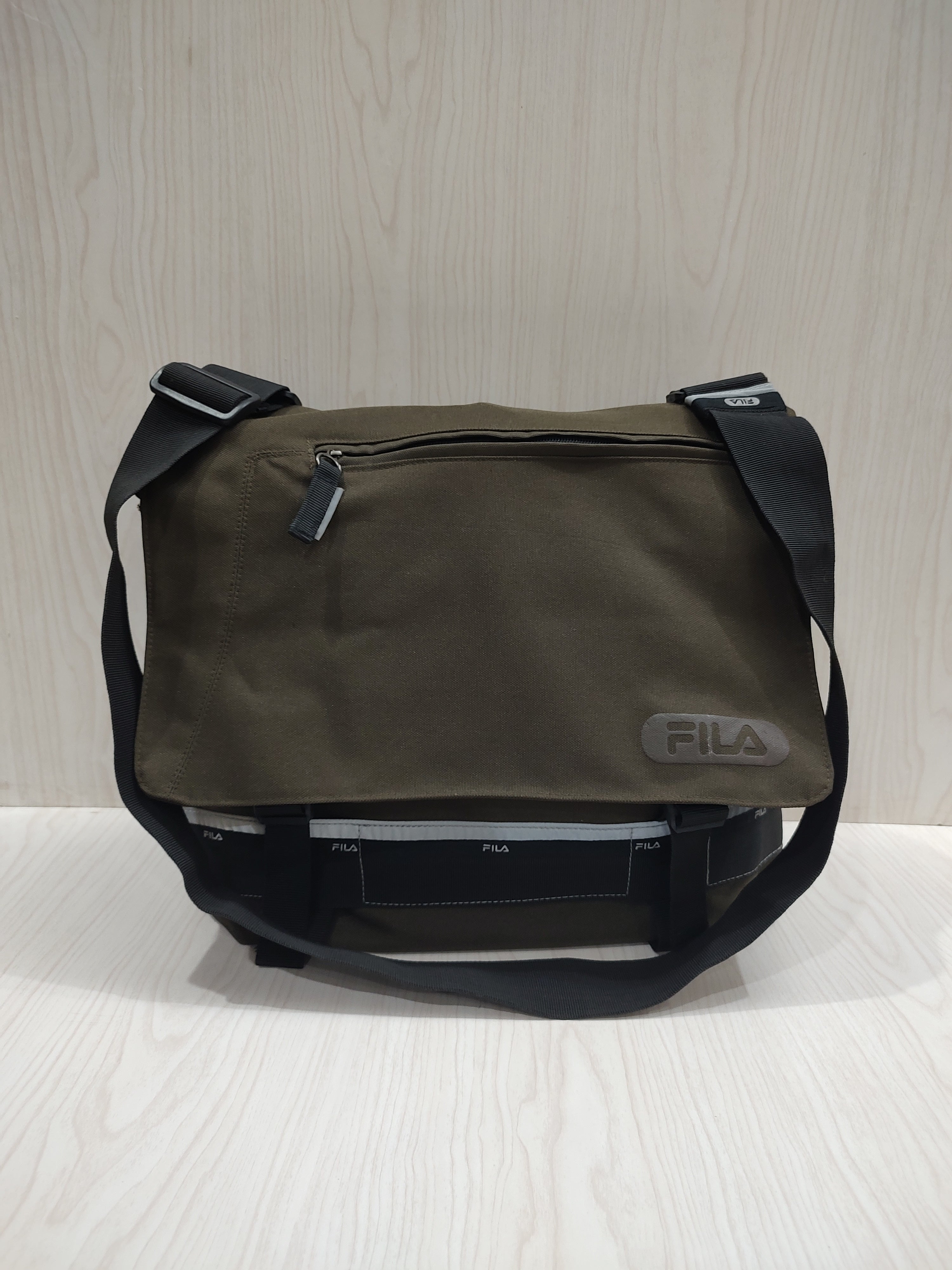 🎒 Tactical Urban Messenger Bag