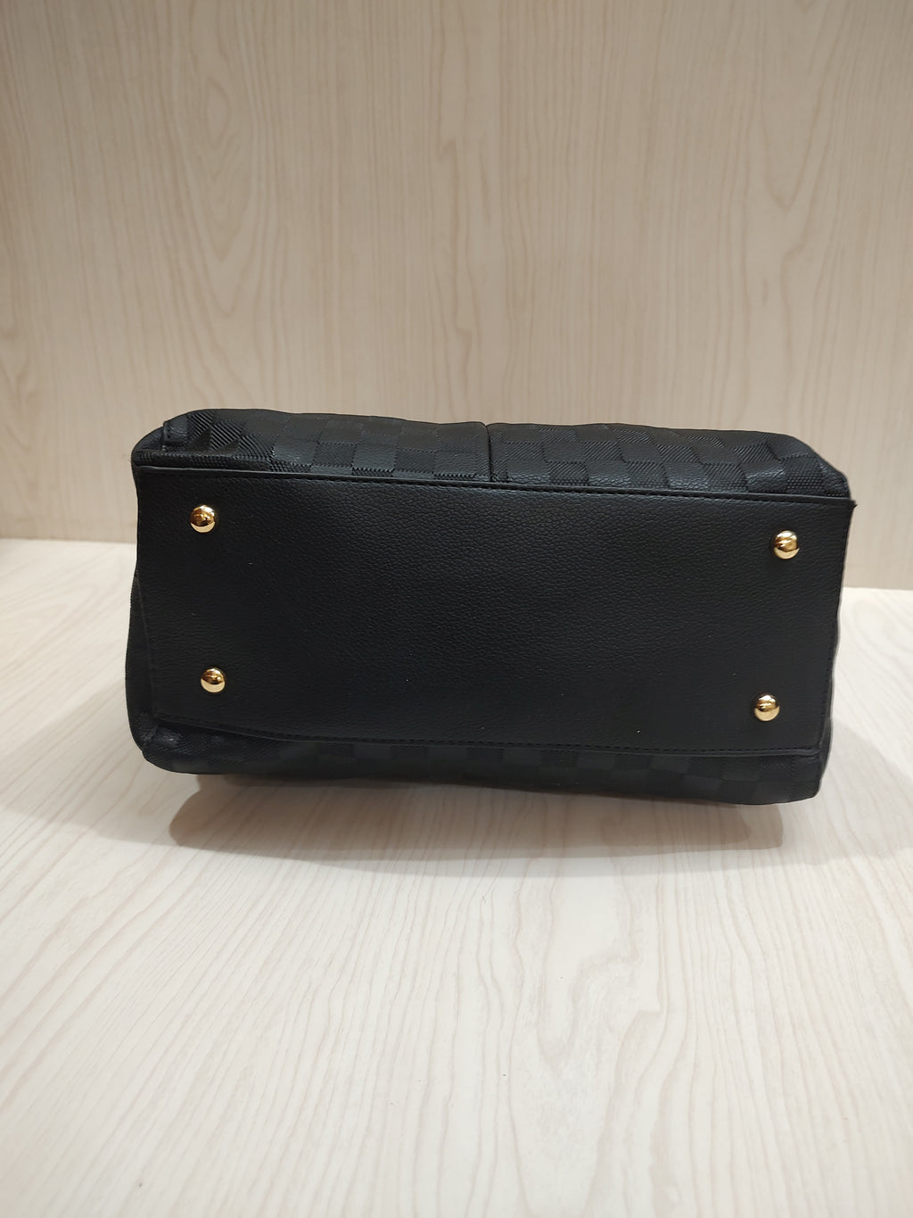 👜 Elegant Checkered Textured Satchel
