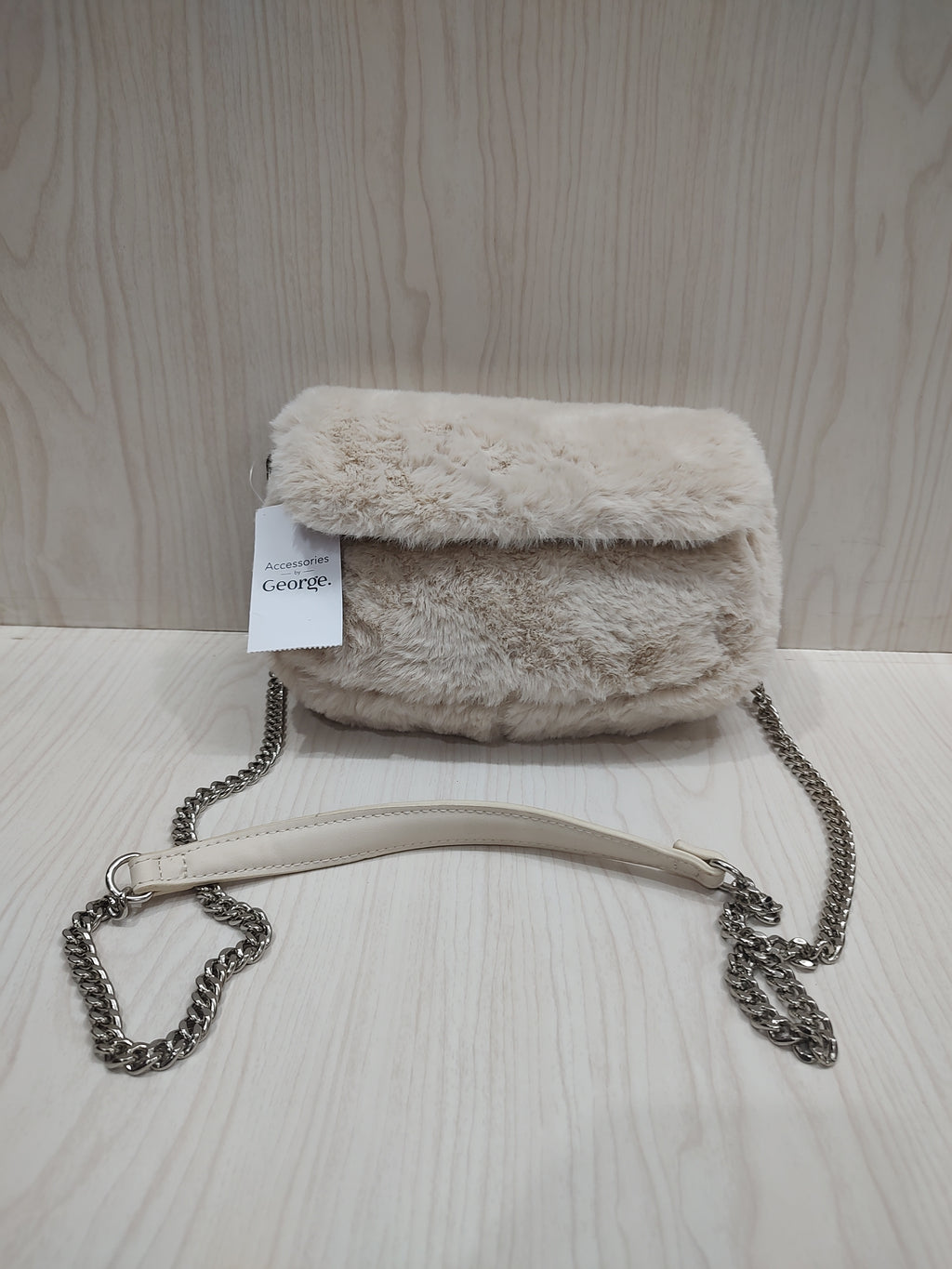 🧸 Cozy Cream Faux-Fur Crossbody Bag