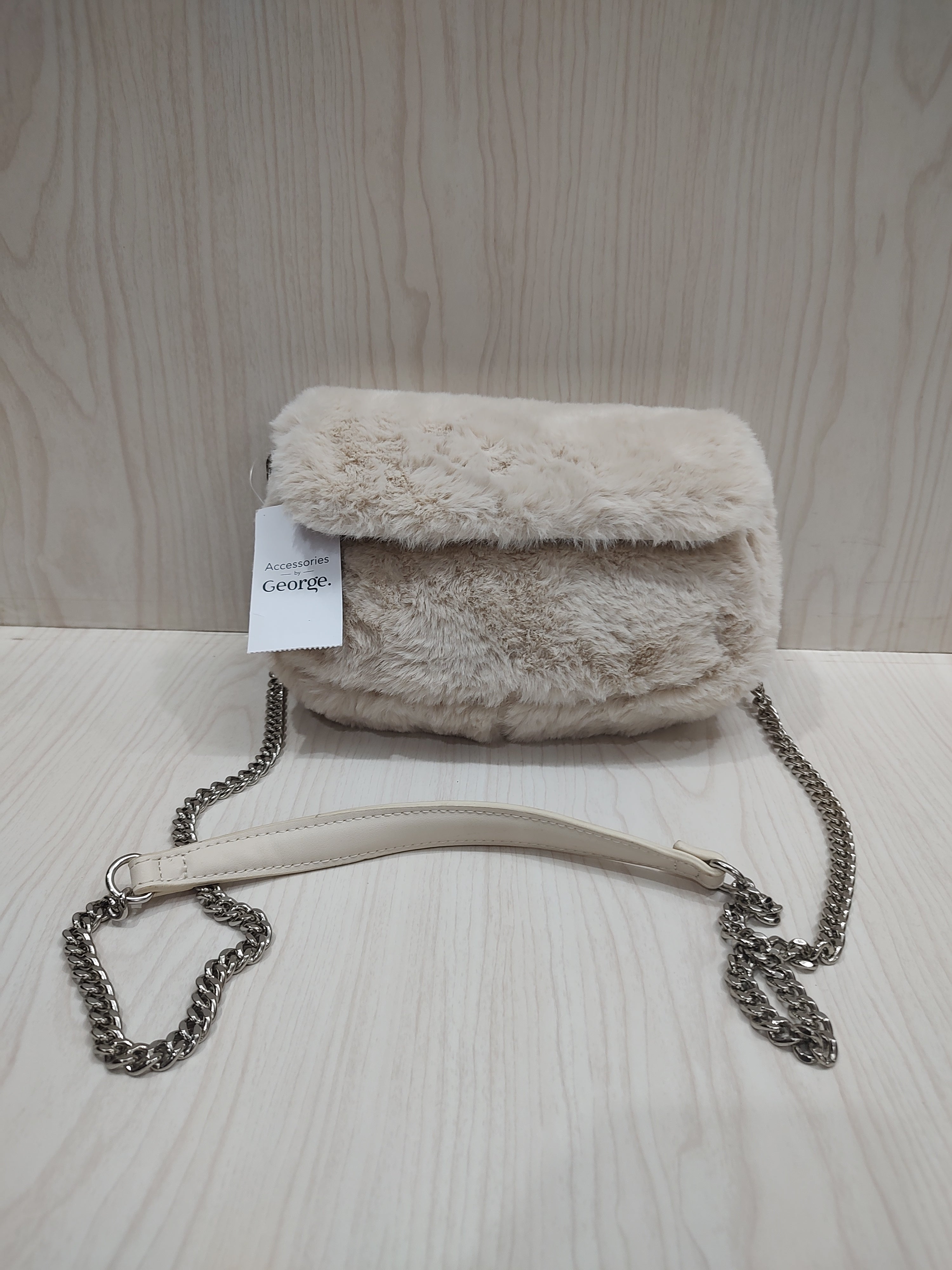 🧸 Cozy Cream Faux-Fur Crossbody Bag