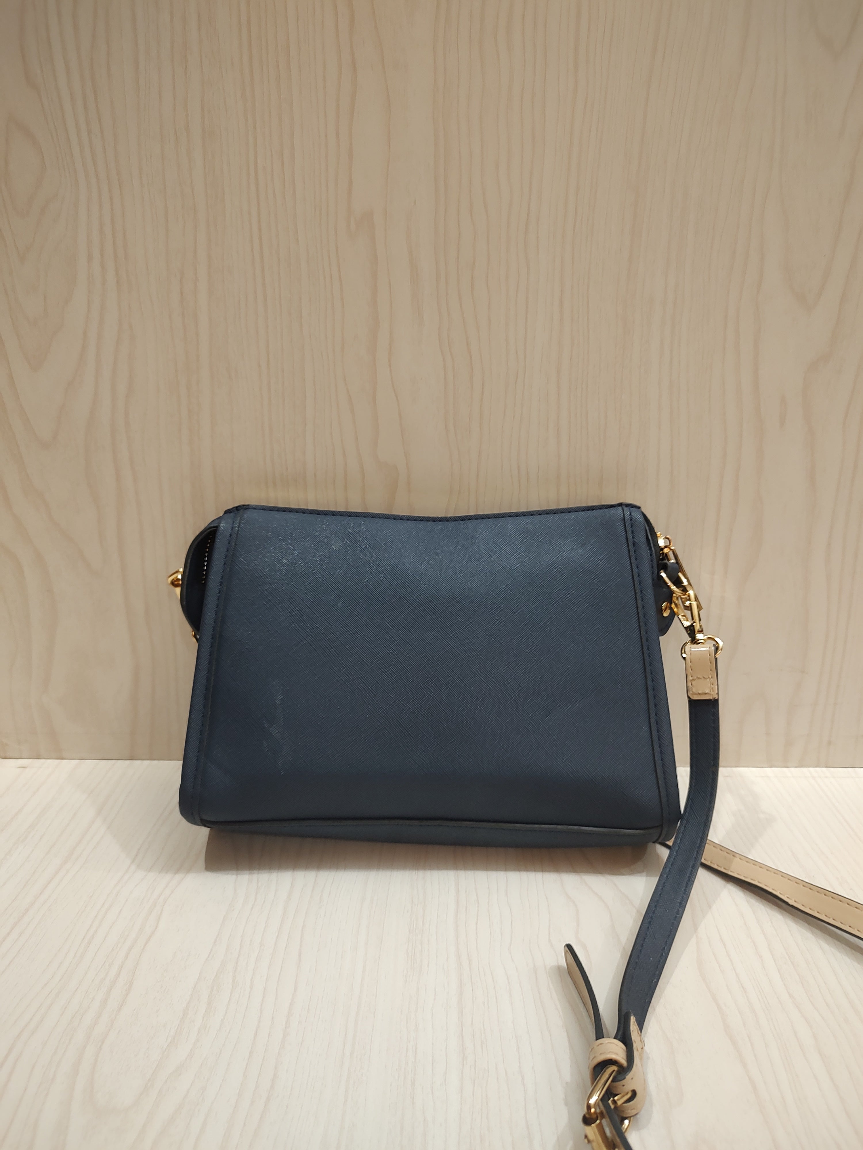 🔷 Sophisticated Navy Two-Tone Crossbody Bag
