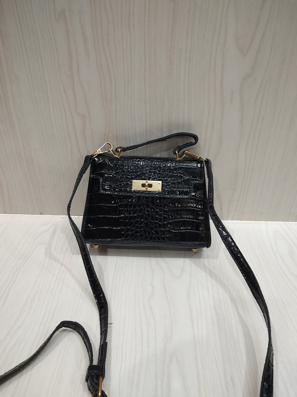✨ Elegant Glossy Croc-Embossed Top Handle Bag 👜