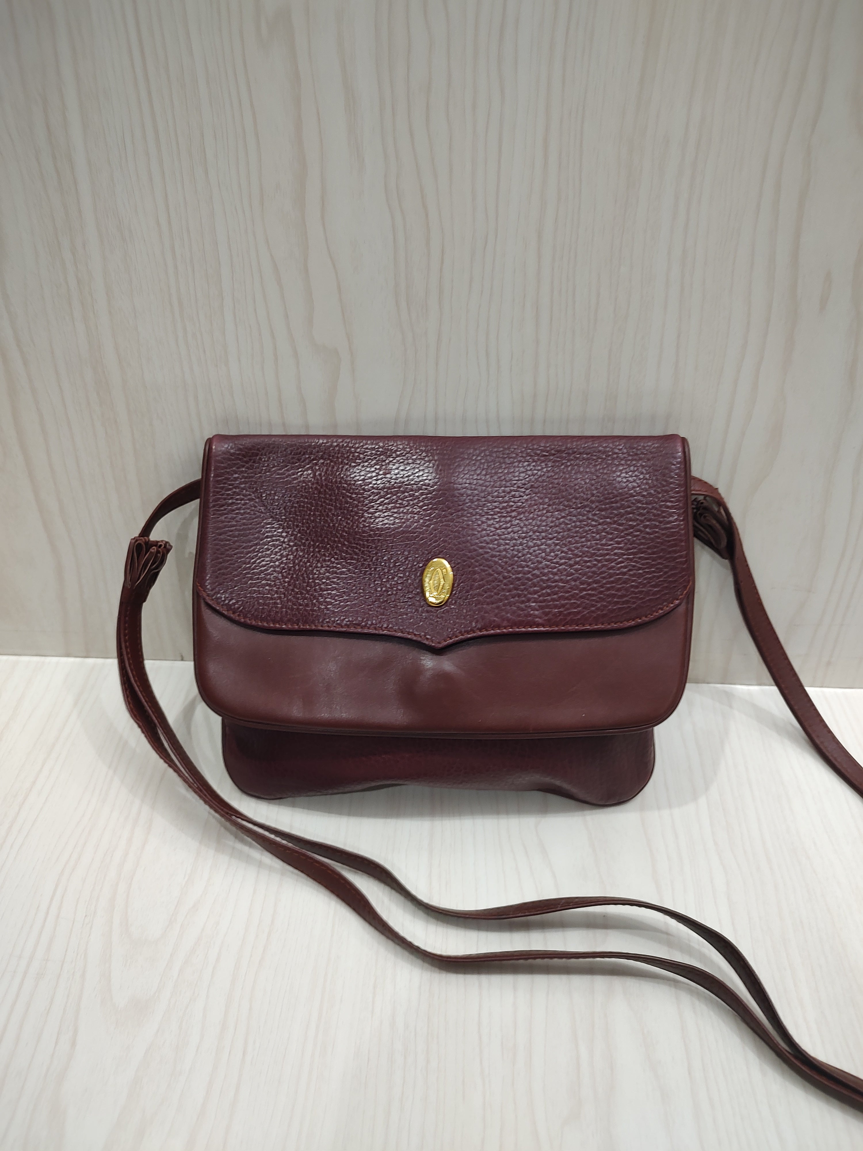 🍷 Vintage Burgundy Leather Flap Crossbody Bag