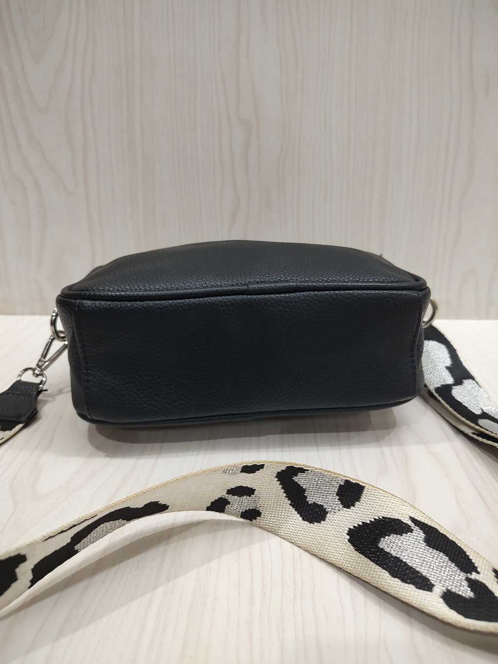 🐆 Pebble-Grain Camera Bag with Statement Leopard Strap