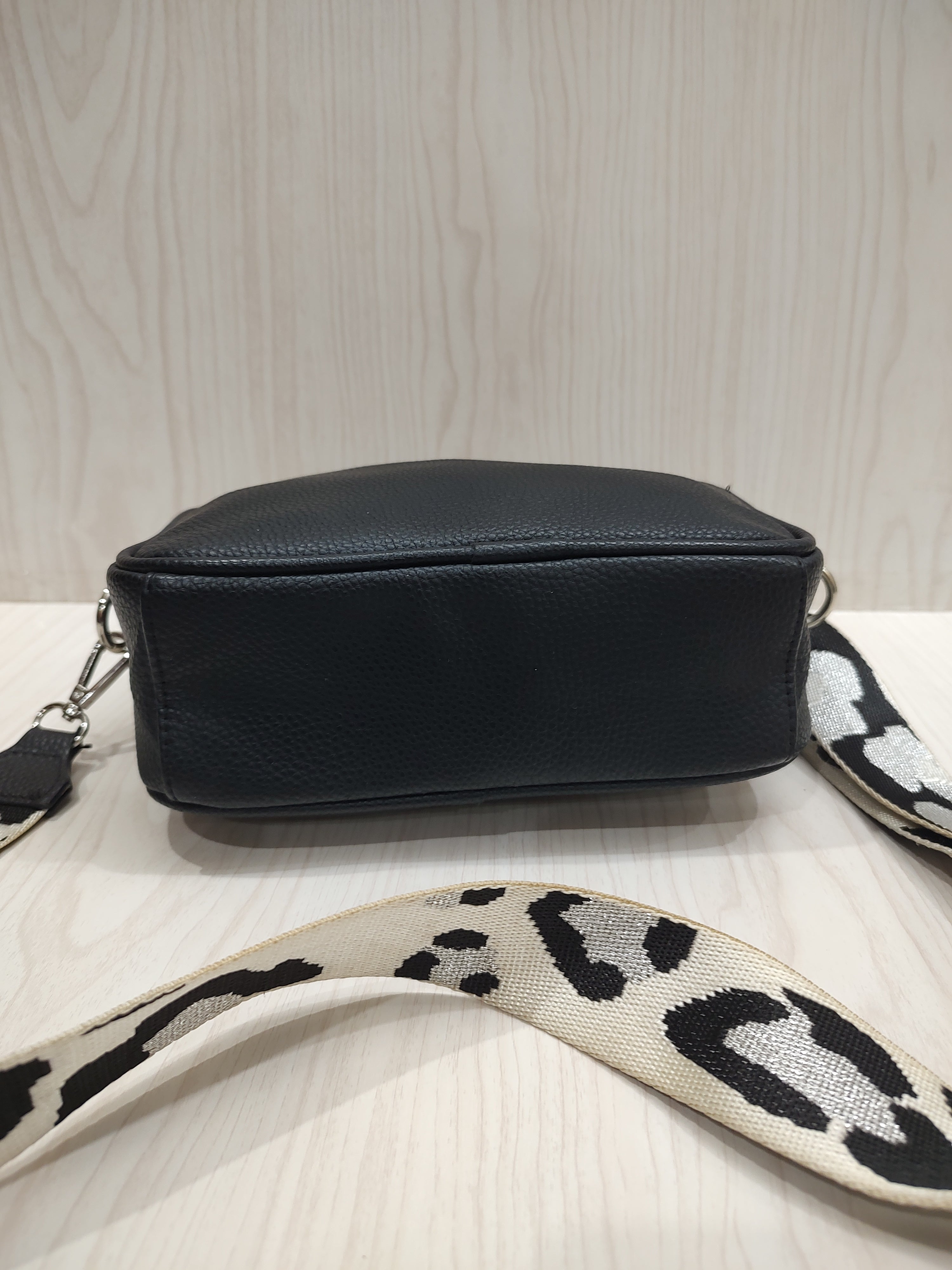 🐆 Pebble-Grain Camera Bag with Statement Leopard Strap