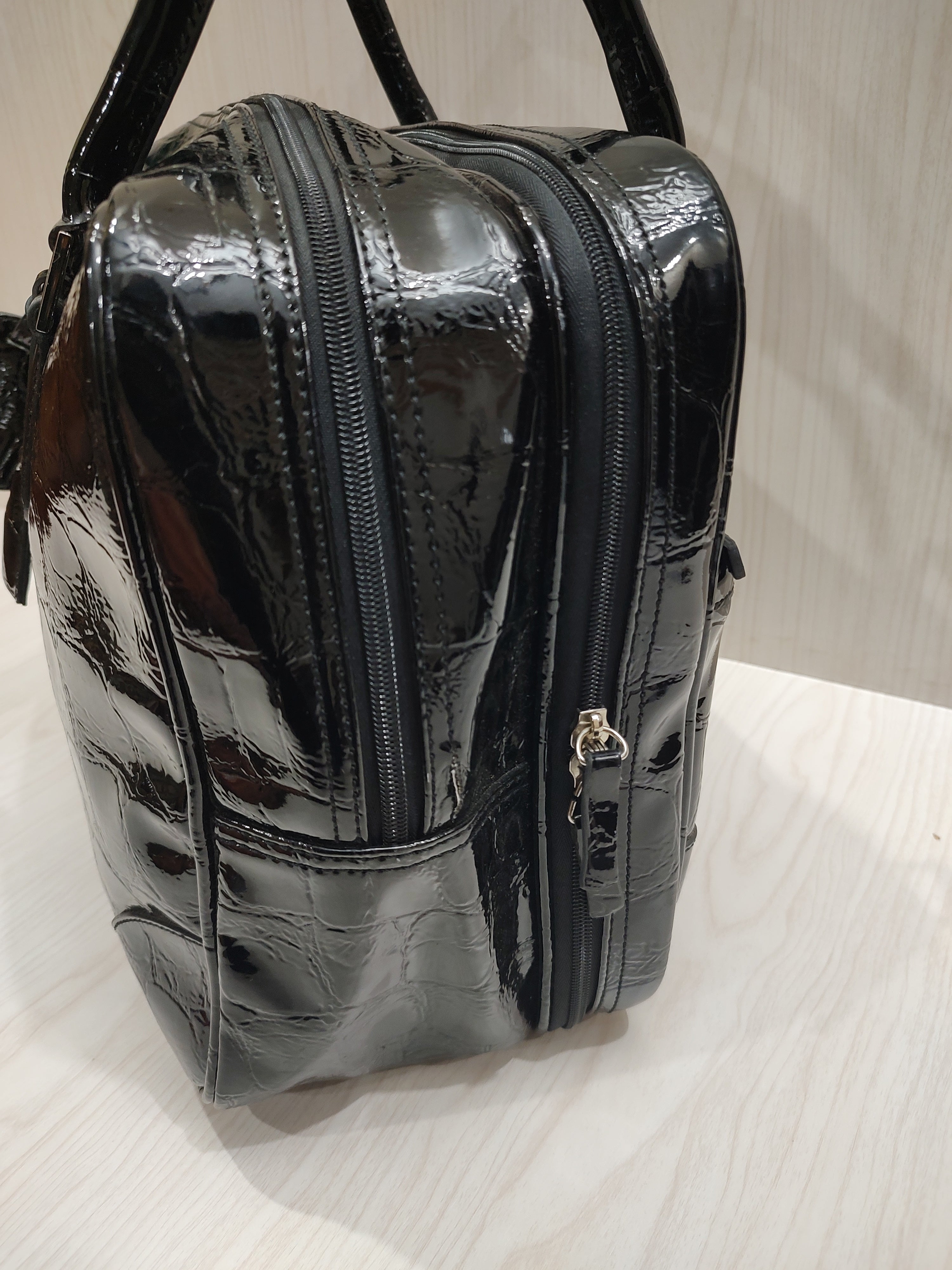 💼 Glossy Black Croc-Embossed Travel & Laptop Briefcase