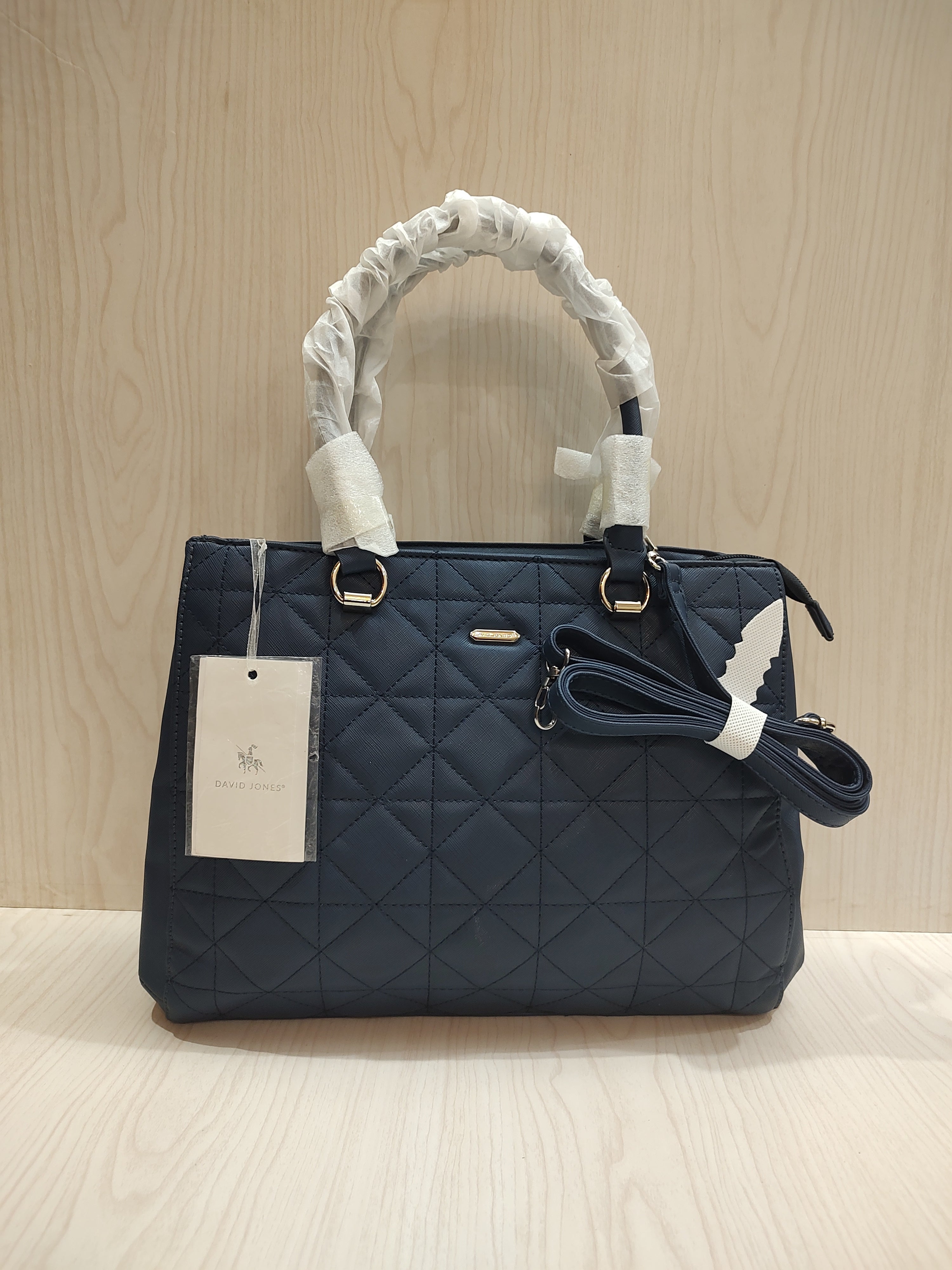 👜 Classic Quilted Multi-Compartment Satchel – Deep Navy