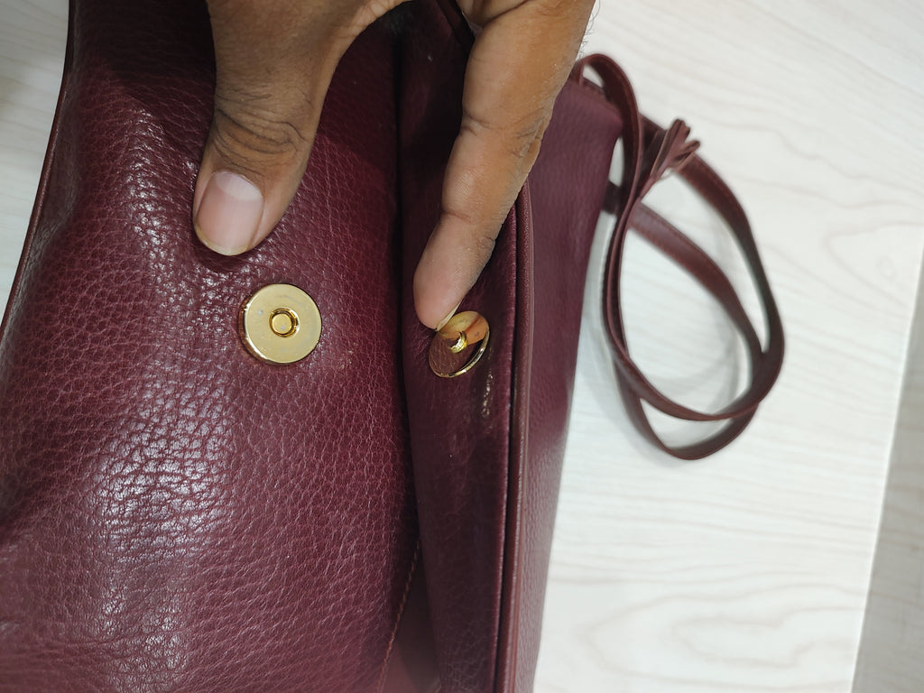 🍷 Vintage Burgundy Leather Flap Crossbody Bag