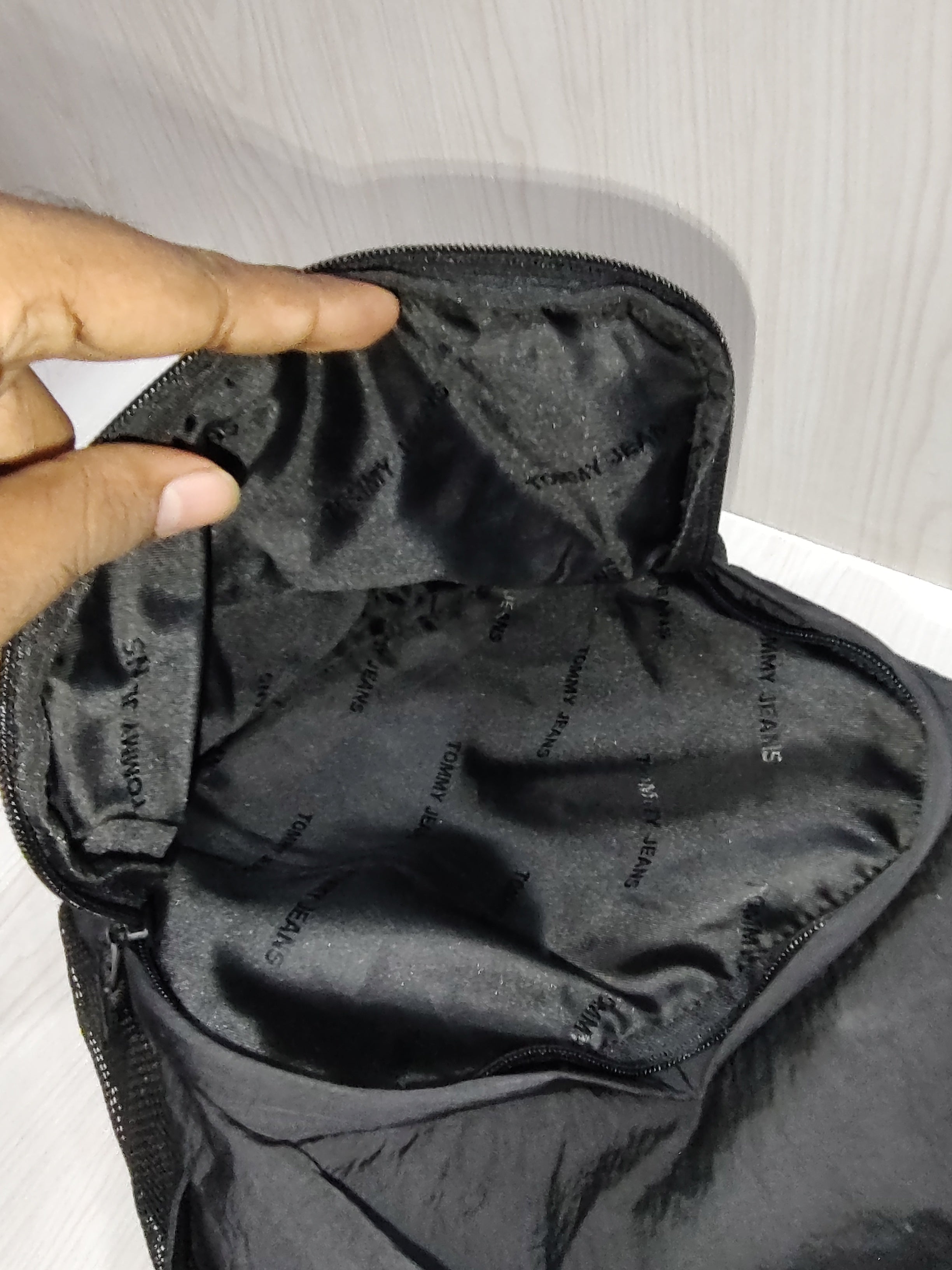 🎒 Urban Minimalist Lightweight Black Backpack