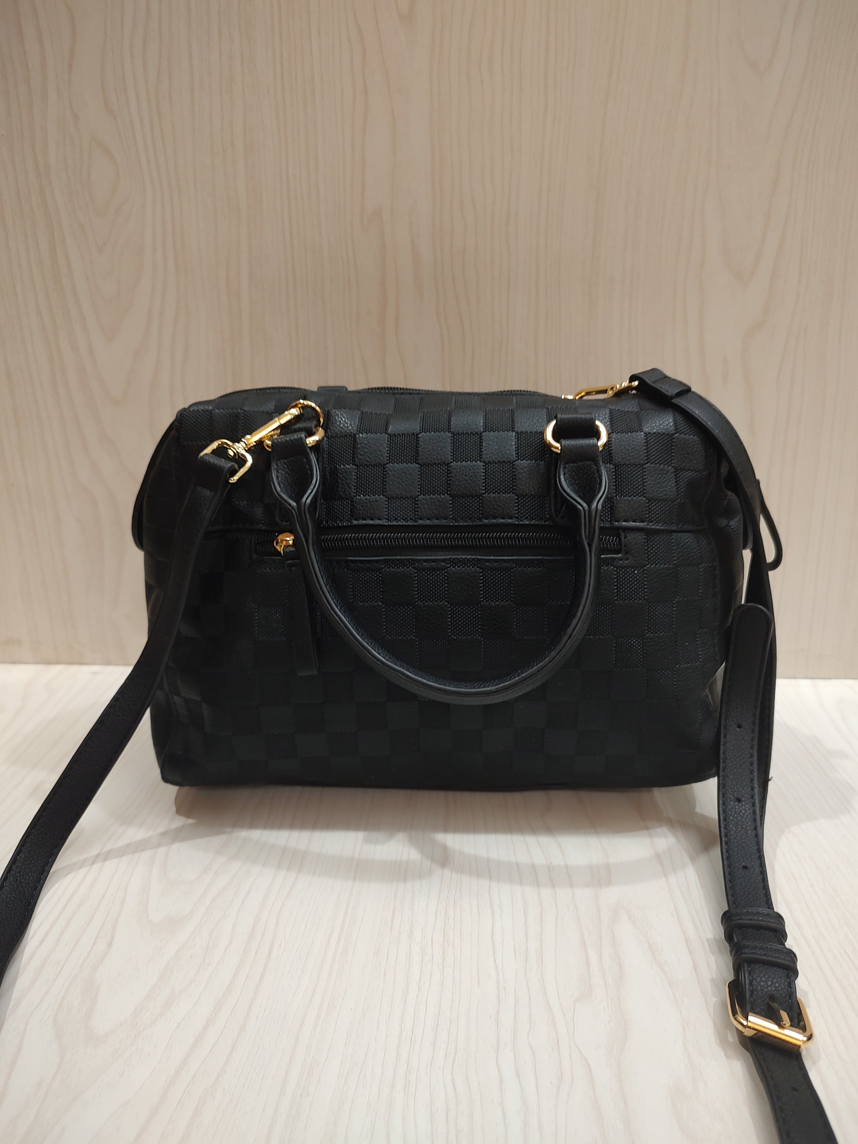 👜 Elegant Checkered Textured Satchel