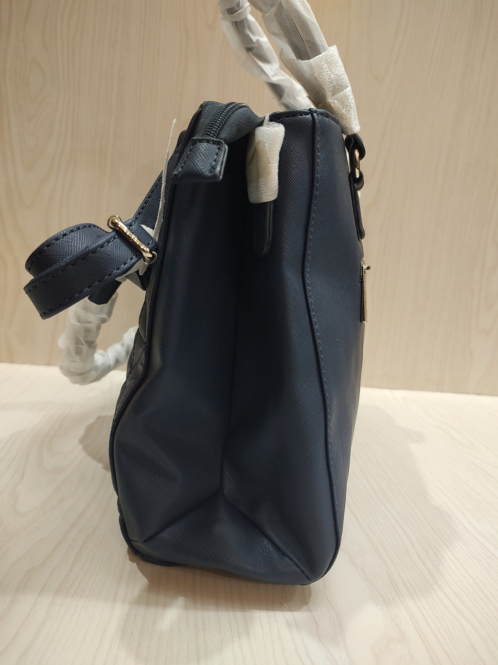 👜 Classic Quilted Multi-Compartment Satchel – Deep Navy