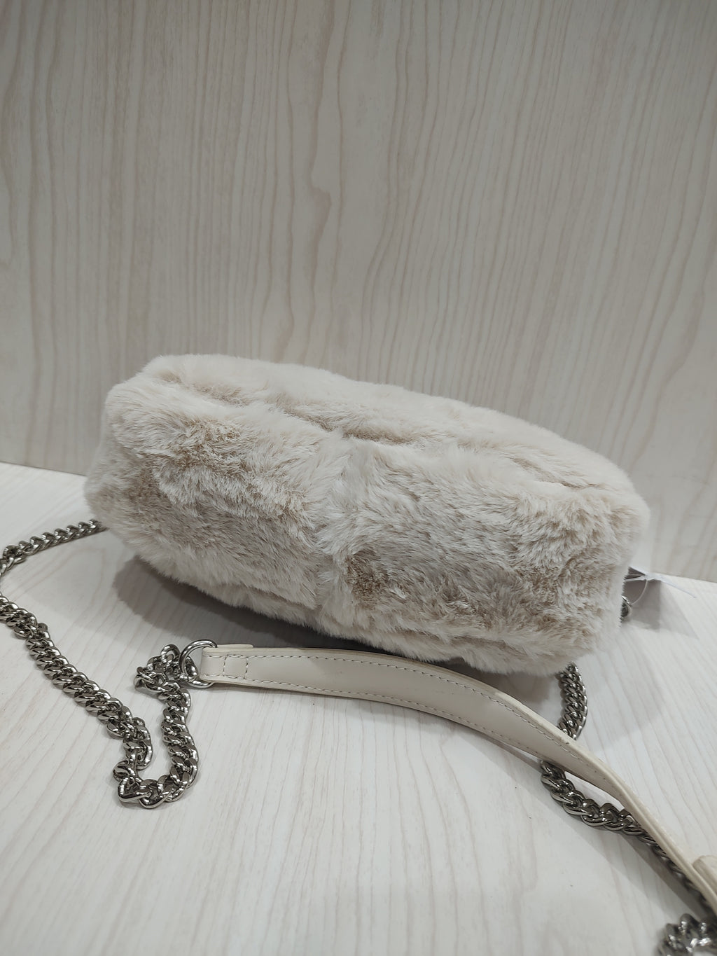 🧸 Cozy Cream Faux-Fur Crossbody Bag