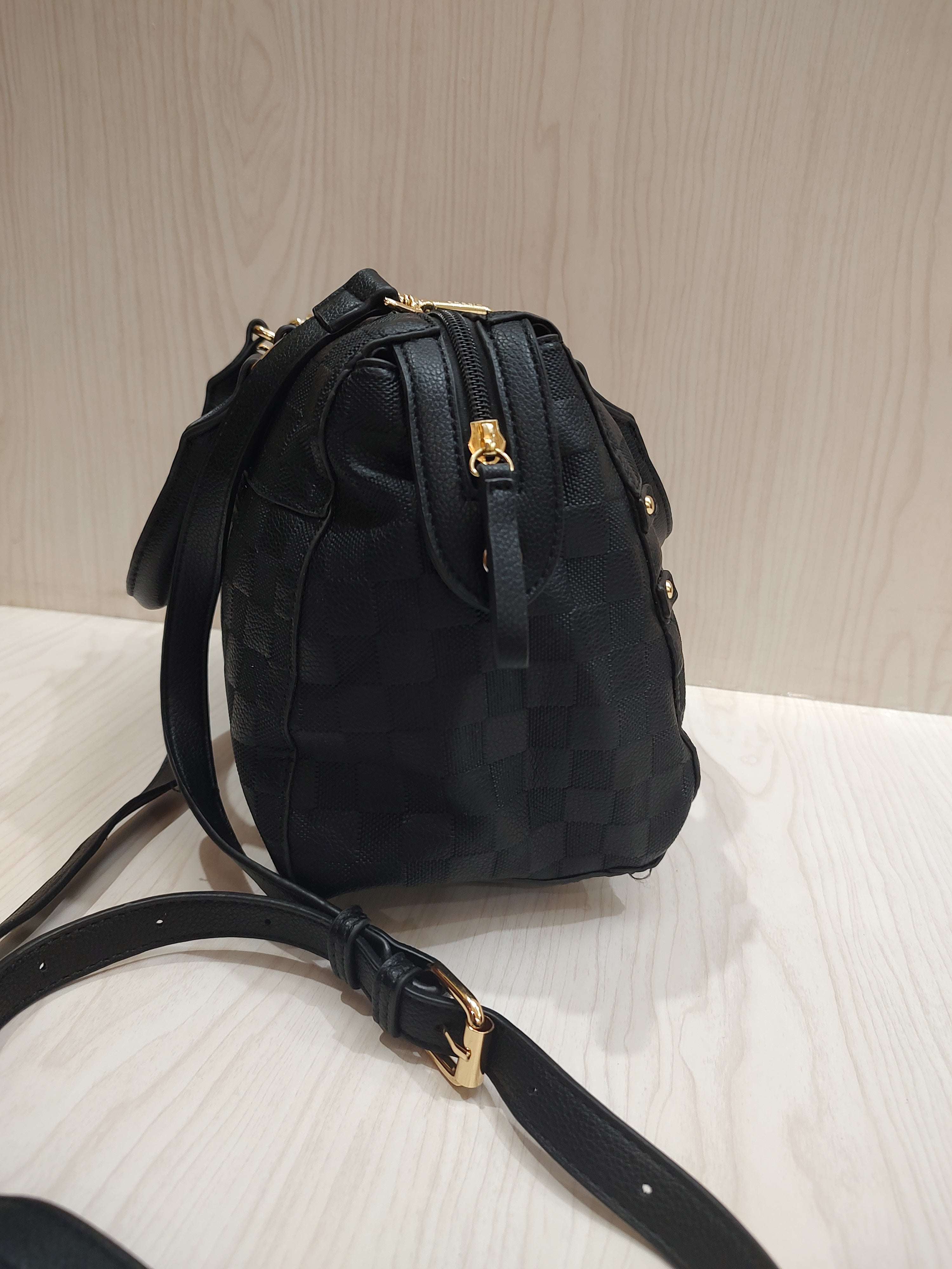 👜 Elegant Checkered Textured Satchel