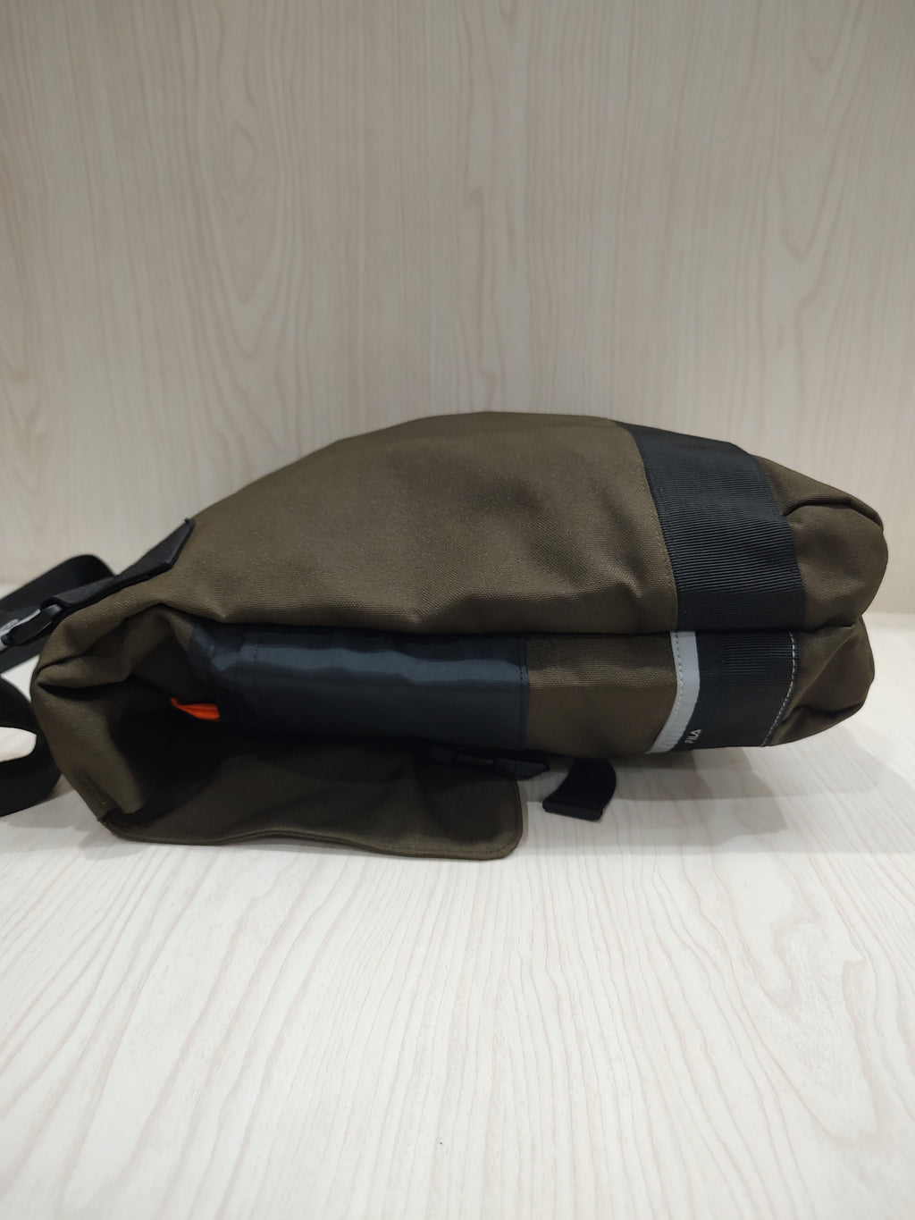 🎒 Tactical Urban Messenger Bag