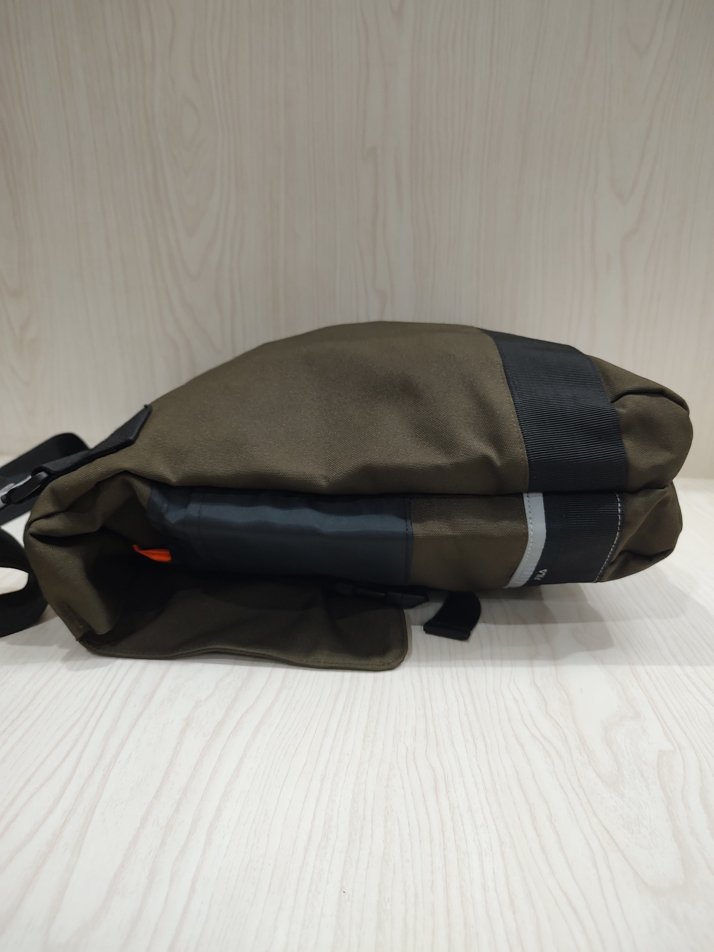 🎒 Tactical Urban Messenger Bag
