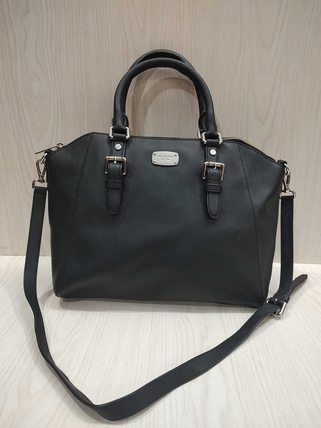 👜 Elegant Black Crossgrain Leather Satchel Bag