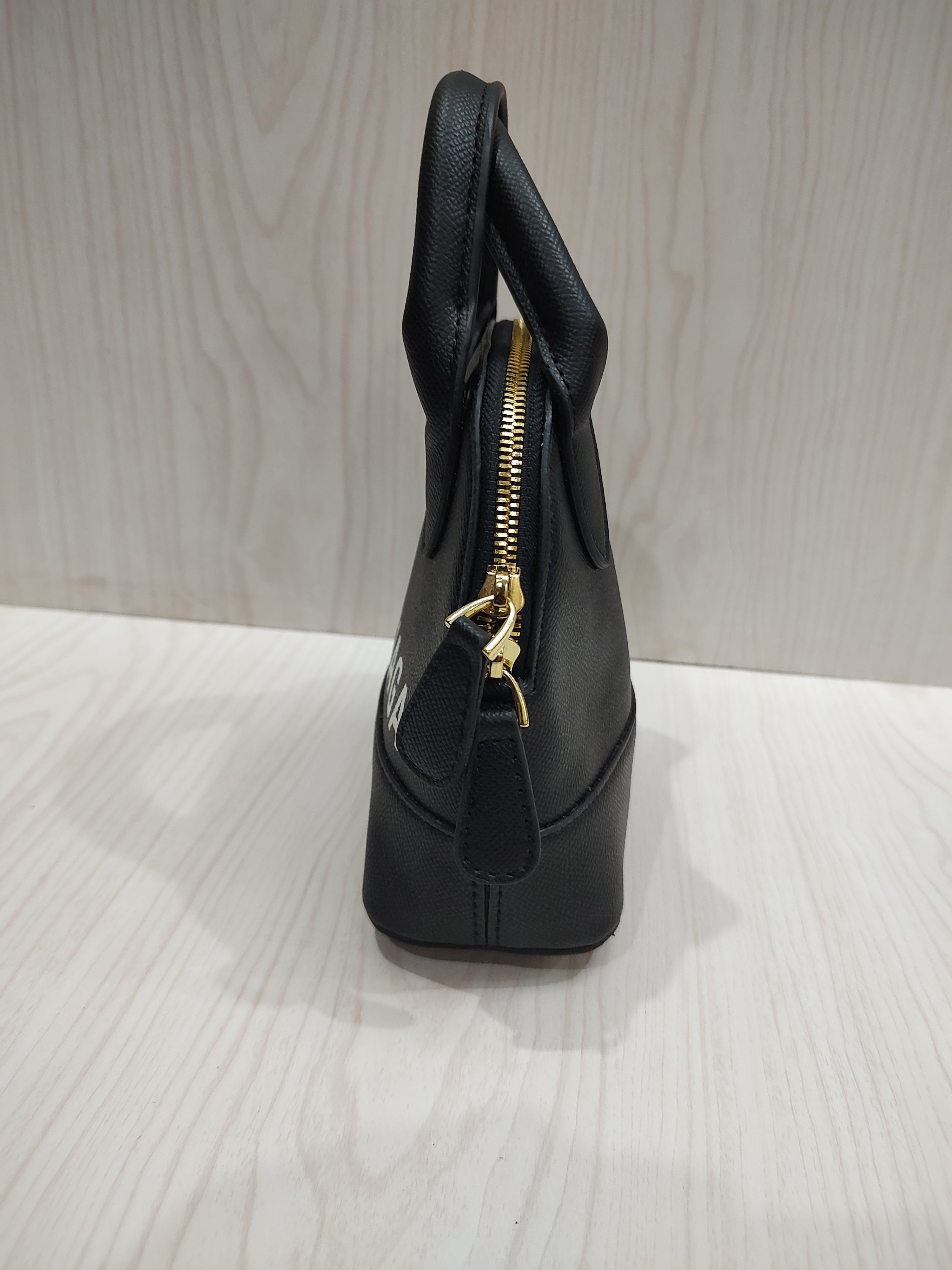 🖤 Chic Textured Dome Top-Handle Handbag 🌟