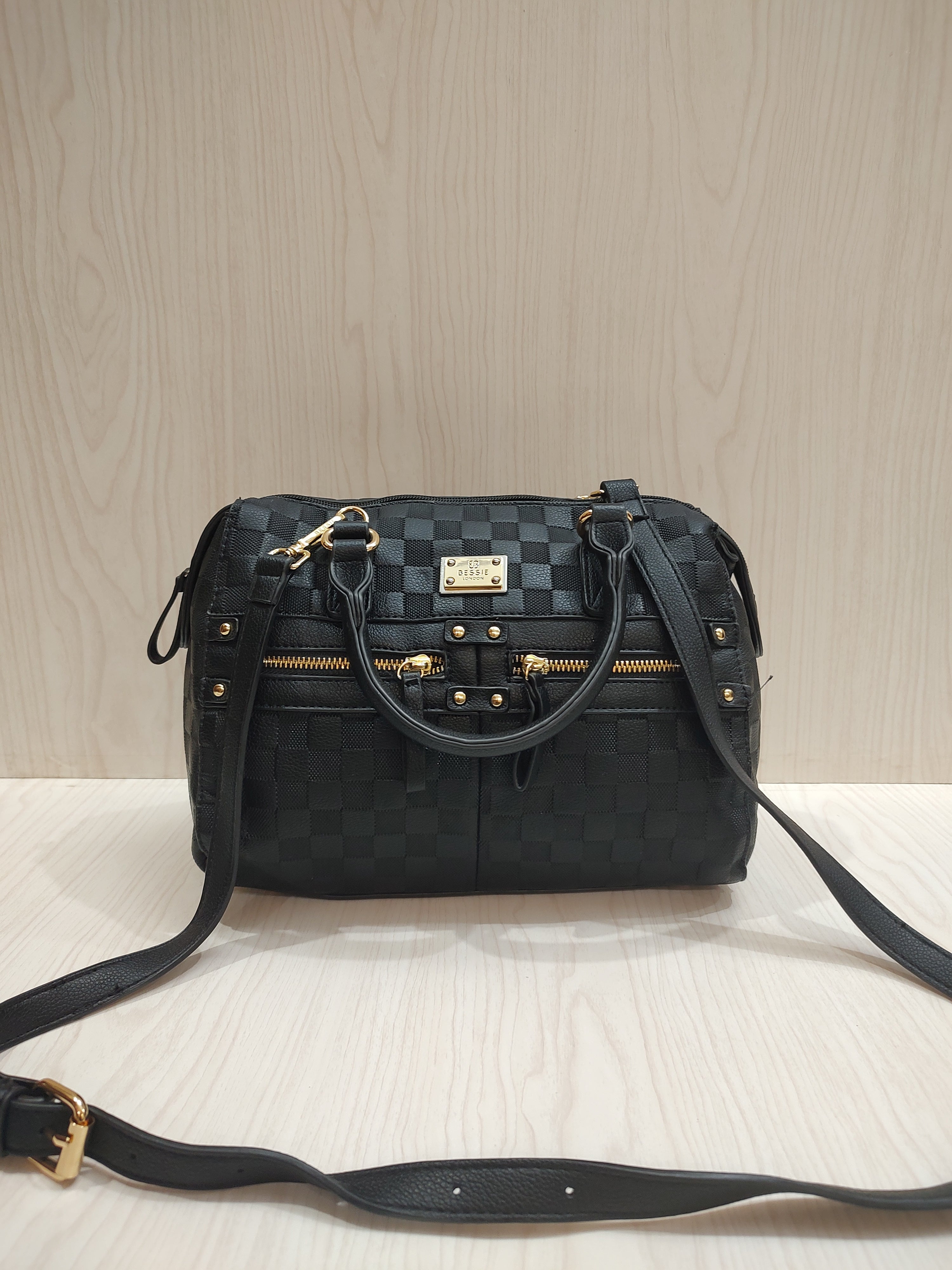 👜 Elegant Checkered Textured Satchel
