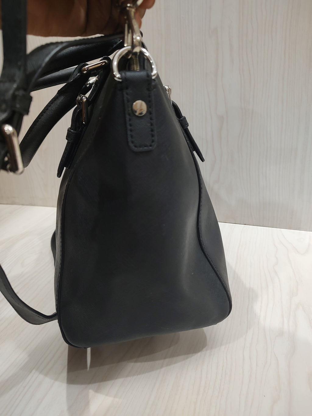👜 Elegant Black Crossgrain Leather Satchel Bag